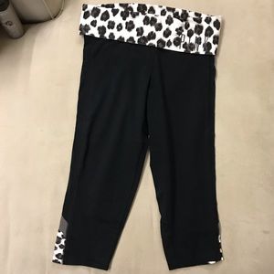 Leopard cropped yoga pants